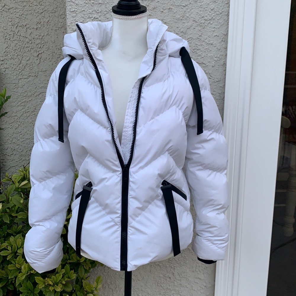 💚Saint & Sinner White Hooded Puffer Jacket Size S